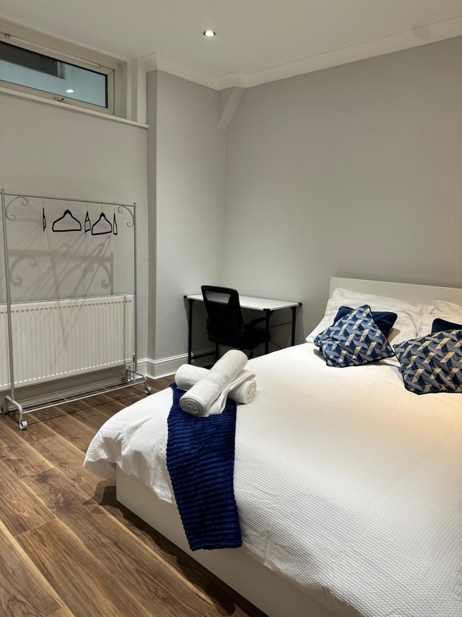 Liverpool Street Blue Bedroom Londra Esterno foto